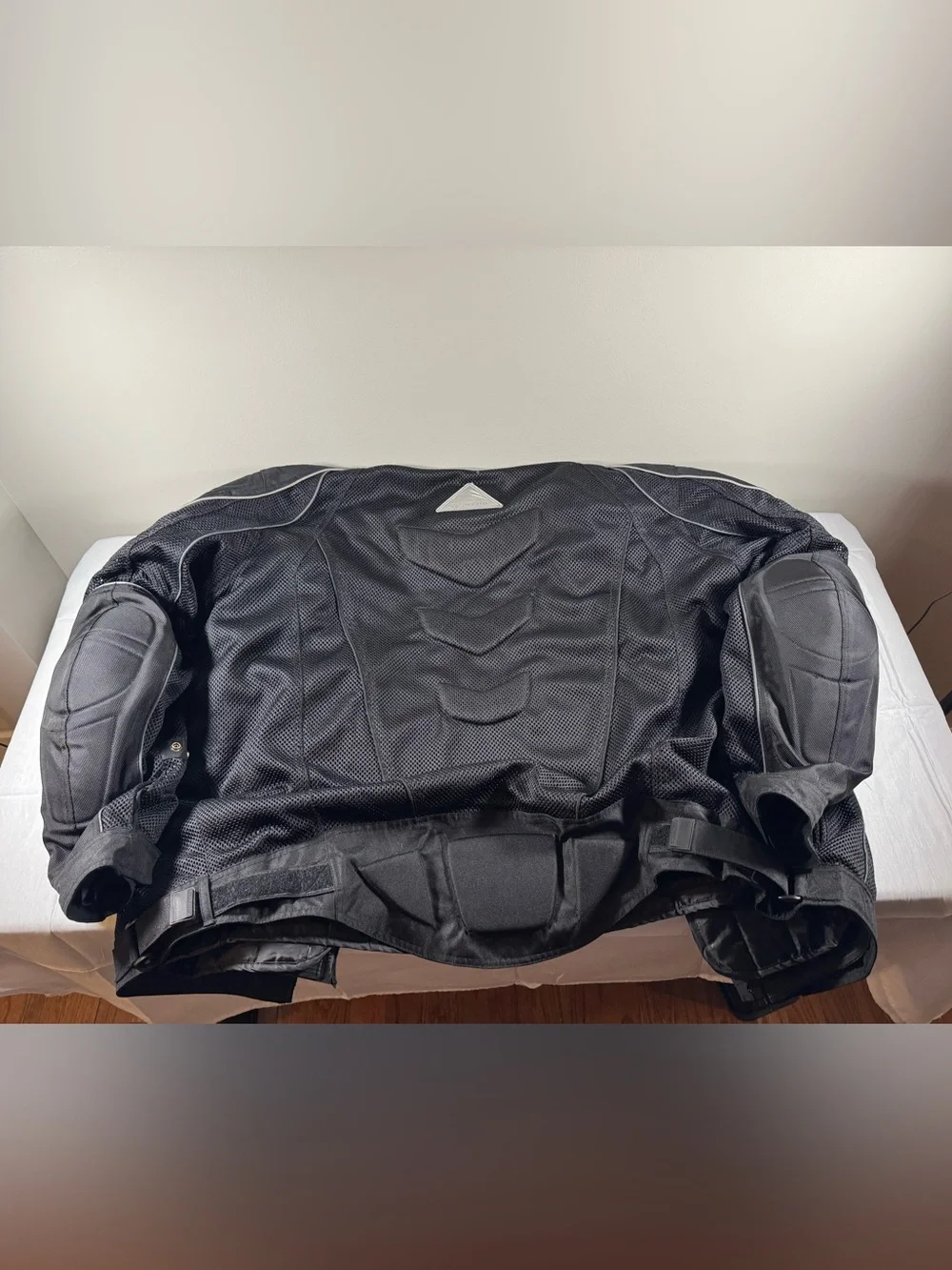 Like New Tourmaster Intake Series 2 Mesh Motorcycle Jacket. All 3 Liners